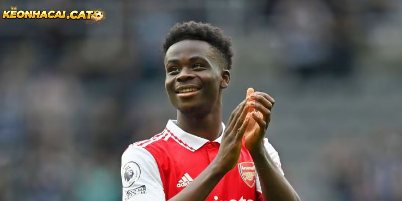 Bukayo Saka có bước tiến nhanh chóng